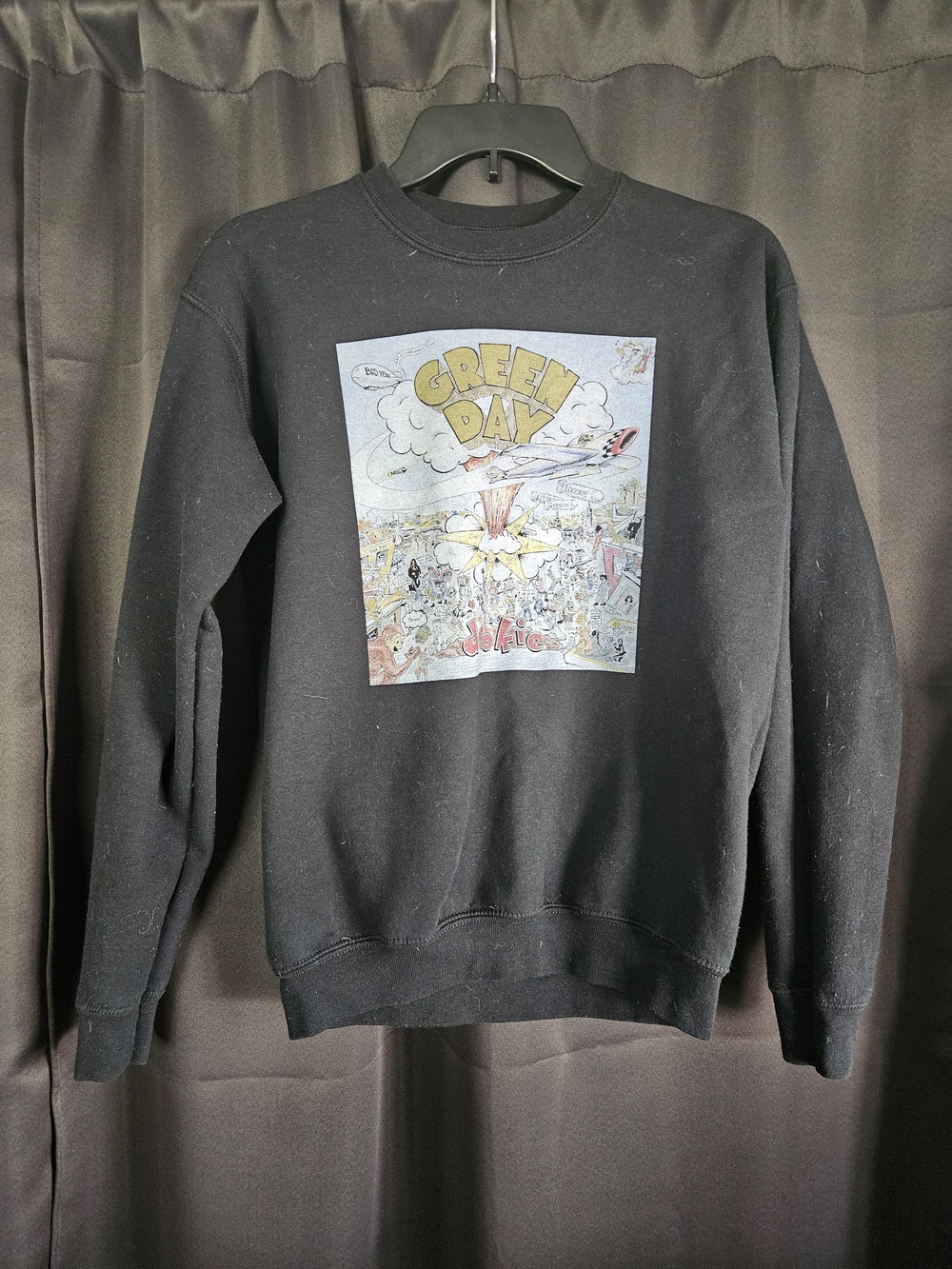 Gildan Black Crewneck Sweatshirt with Colorful Green Day Graphic